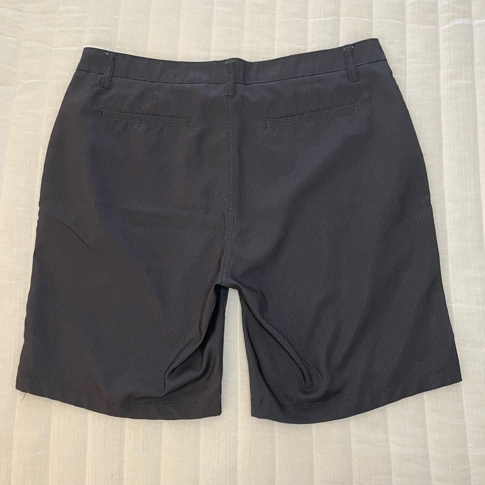 Men, Hurley size 36 dark blue.
